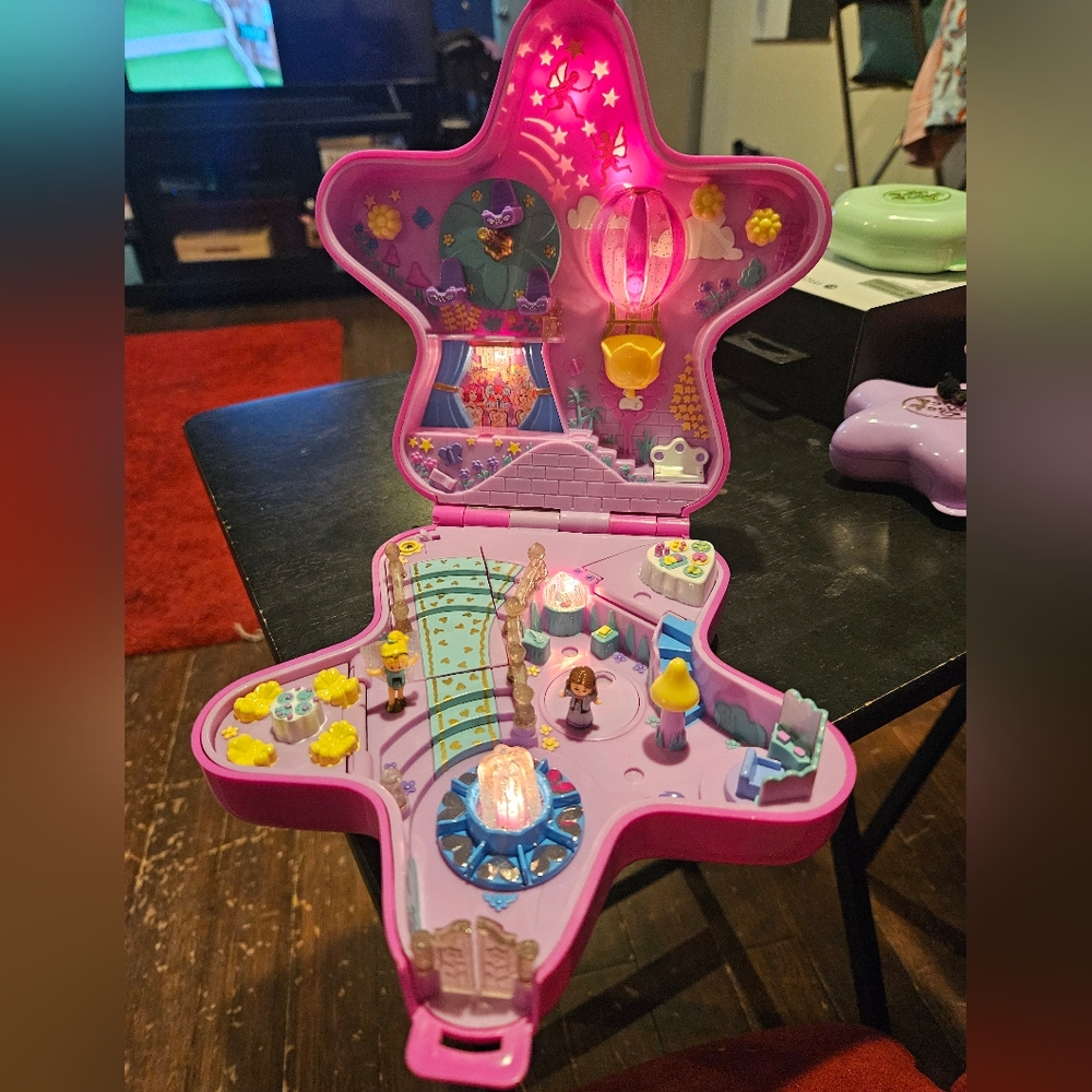 1993 Polly Pocket Fairylight Wonderland Playset, with figures and working lights
